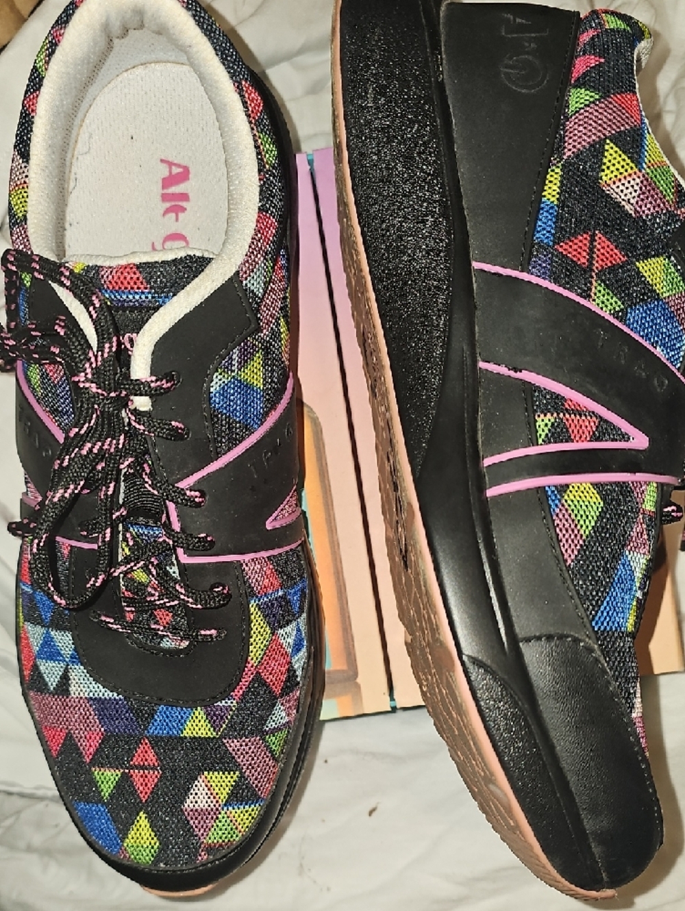 Alegria Multicolor Geometric Lace-Up Sneakers with Pink-Accented Laces Size 8